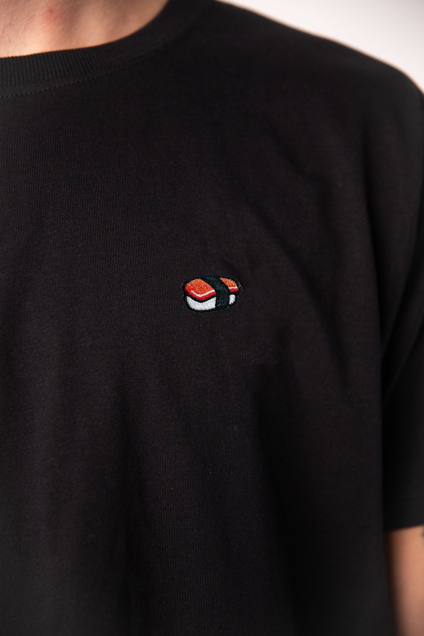 Sushi Nigiri | Besticktes Männer Bio Baumwoll T-Shirt
