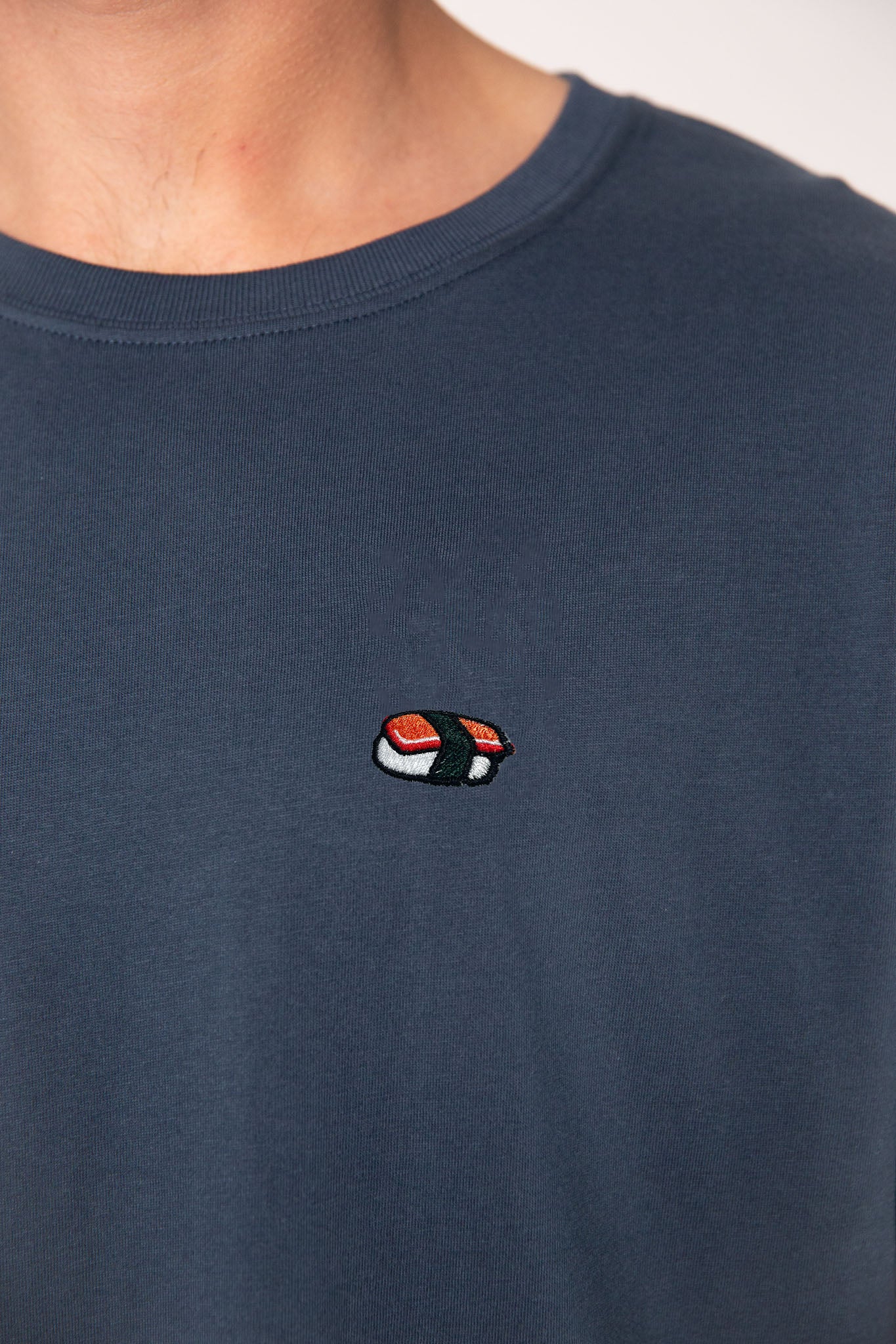 Sushi Nigiri | Besticktes Männer Bio Baumwoll T-Shirt