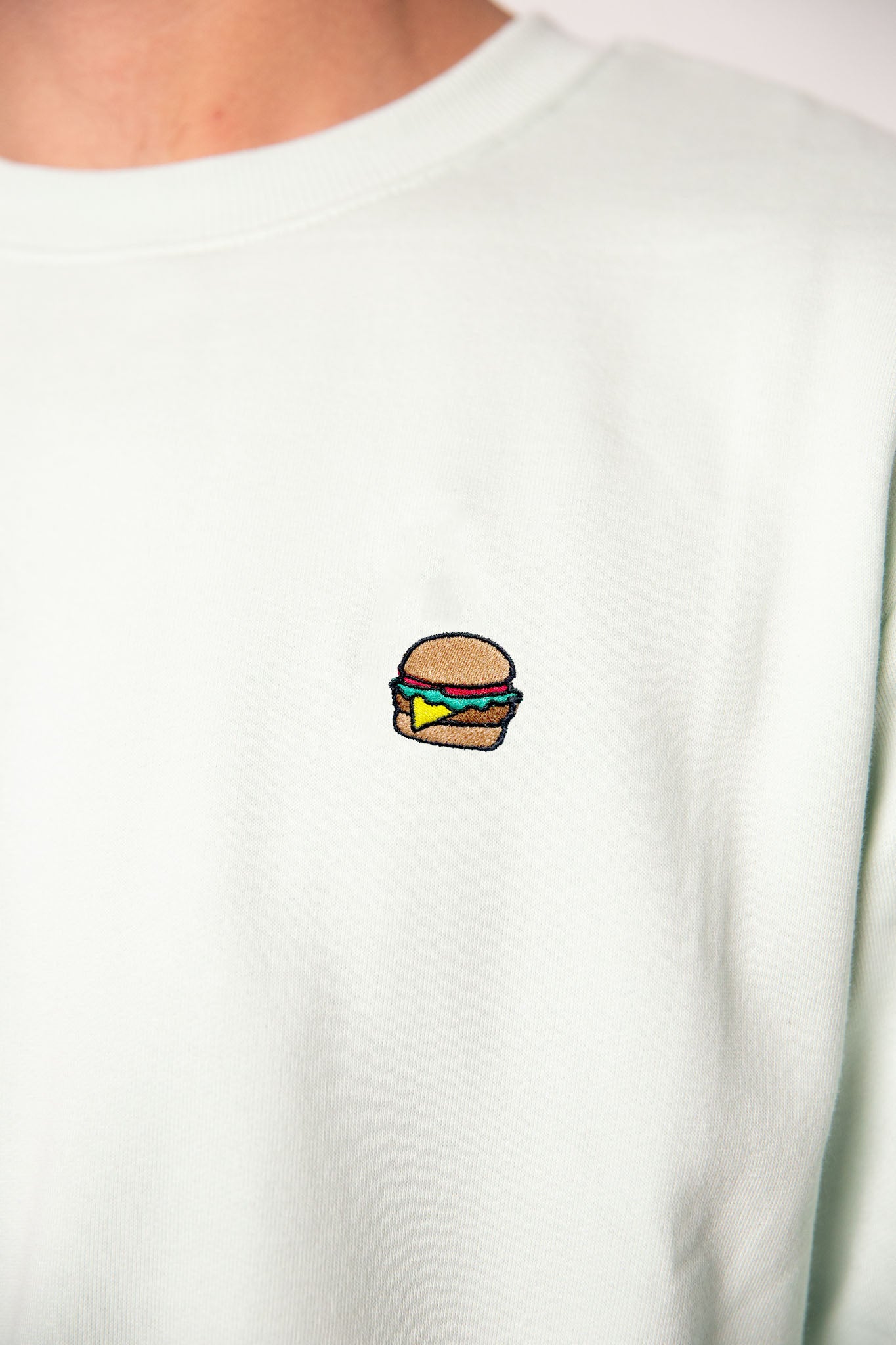 Burger | Bestickter Bio-Baumwoll Männer Pullover