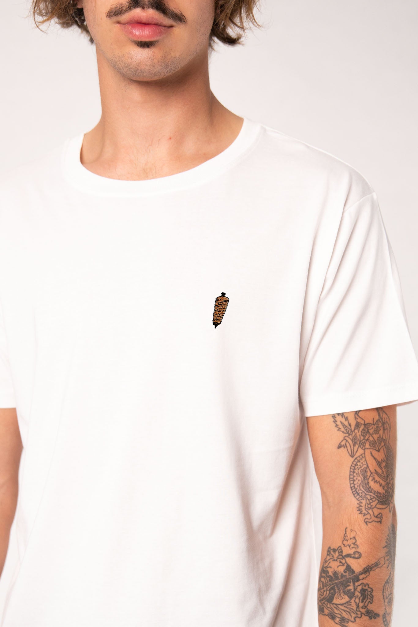 Dönerspieß | Besticktes Männer Bio Baumwoll T-Shirt