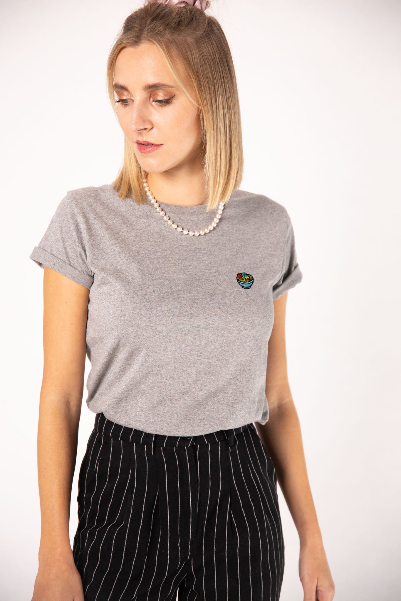 Ramen | Besticktes Frauen Bio Baumwoll T-Shirt
